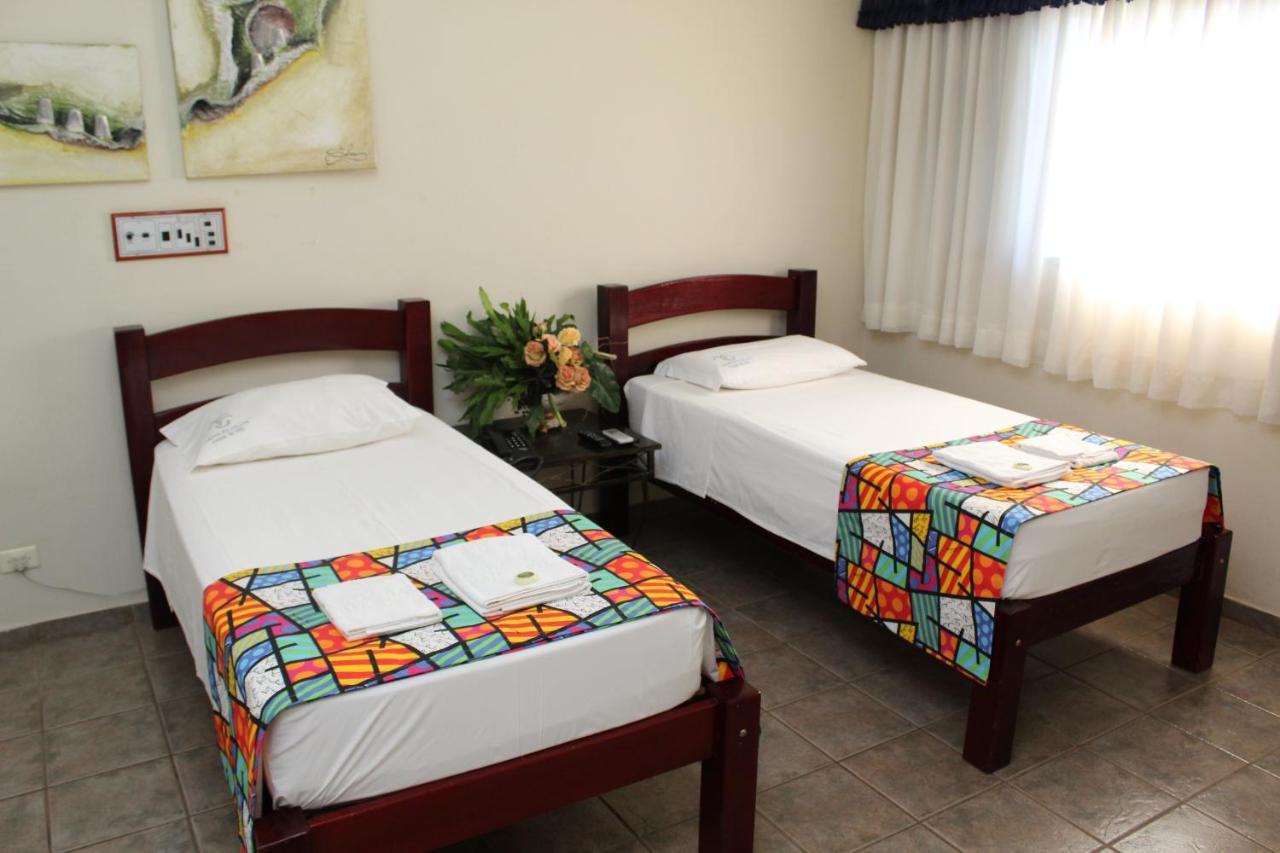 Grandes Lagos Park Hotel Jales Exterior photo