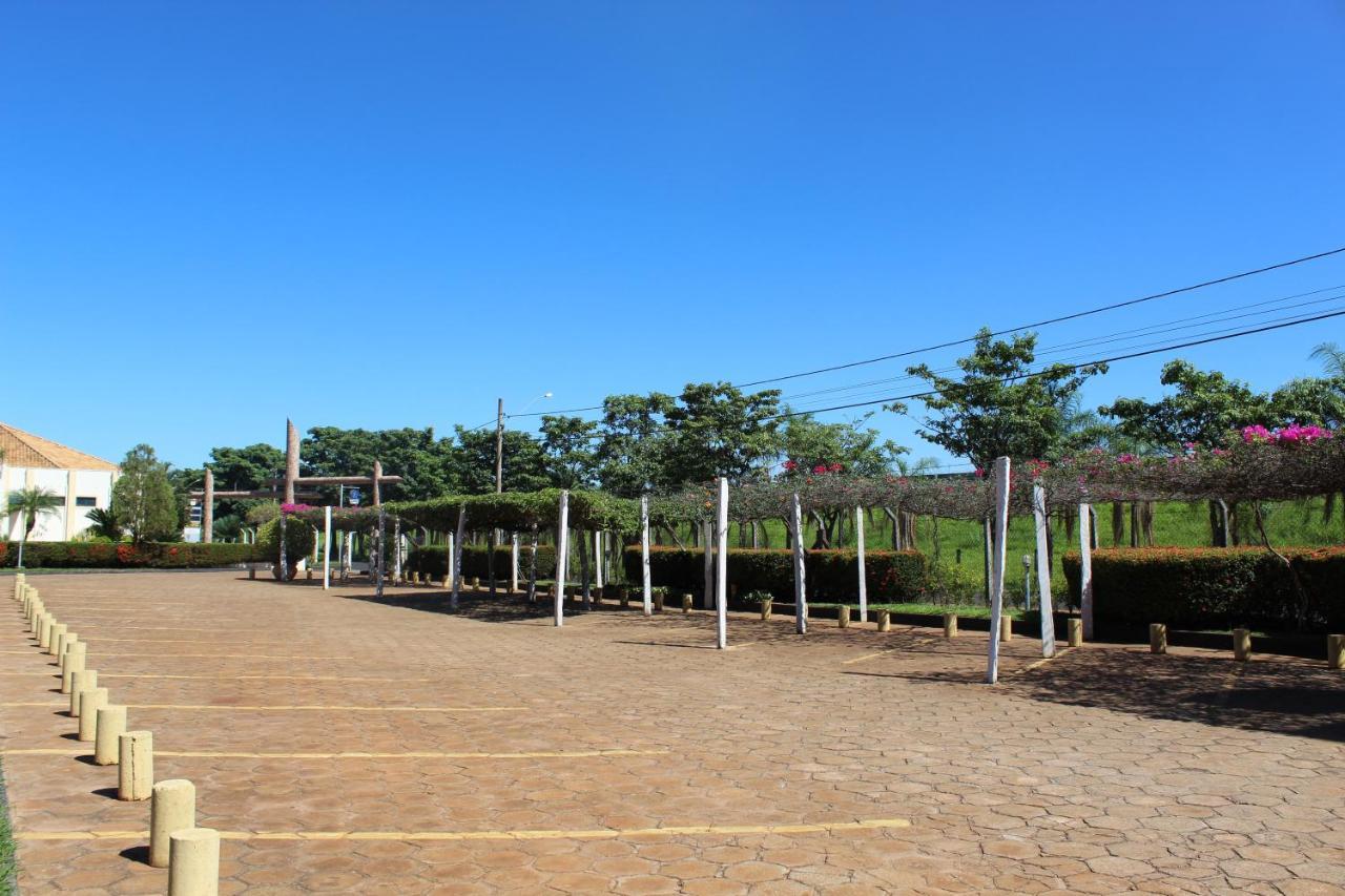 Grandes Lagos Park Hotel Jales Exterior photo